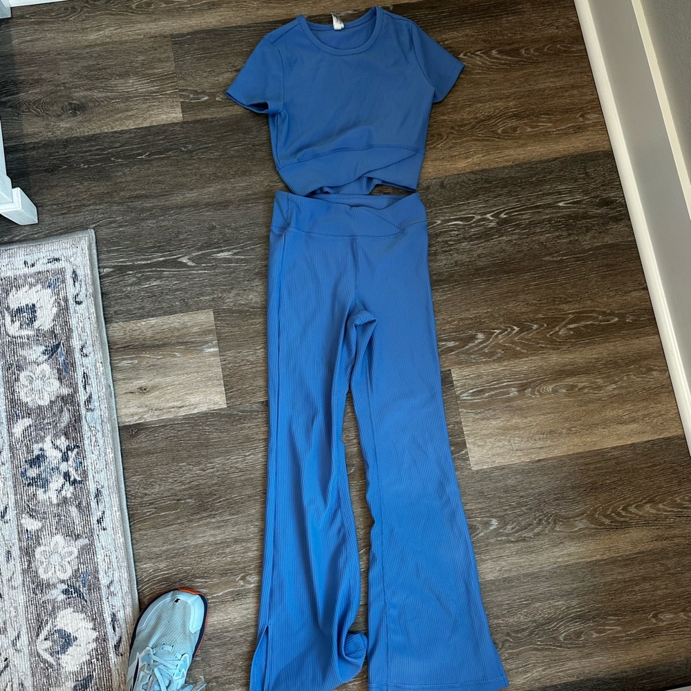 Yogalicious Girls 2 piece set Barely